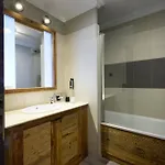 Hotel Village Montana By Les Etincelles 4*